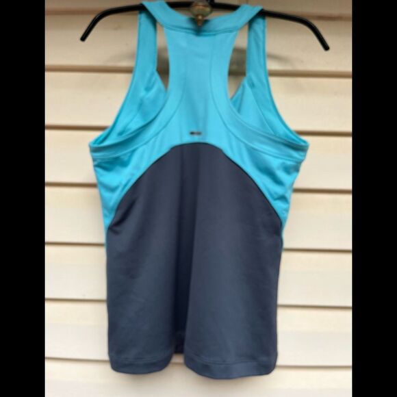 Puma teal with gray workout top, supported bra with adjustable hooks, Medium - Picture 4 of 10
